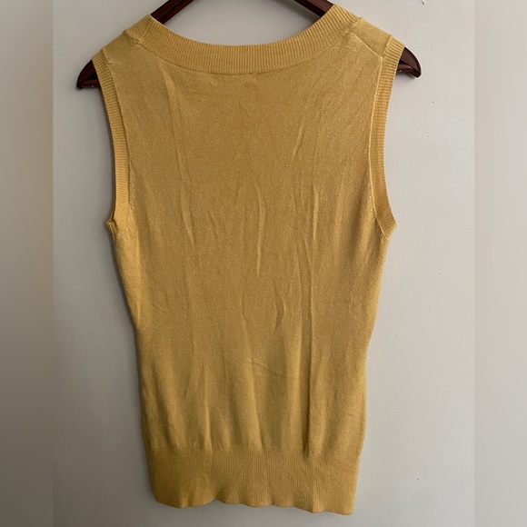 Mustard sweater vest size s - Picture 2 of 2